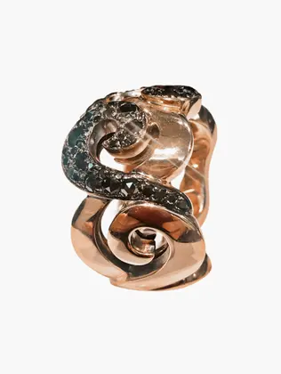 Anillo oro rosa y diamantes negros